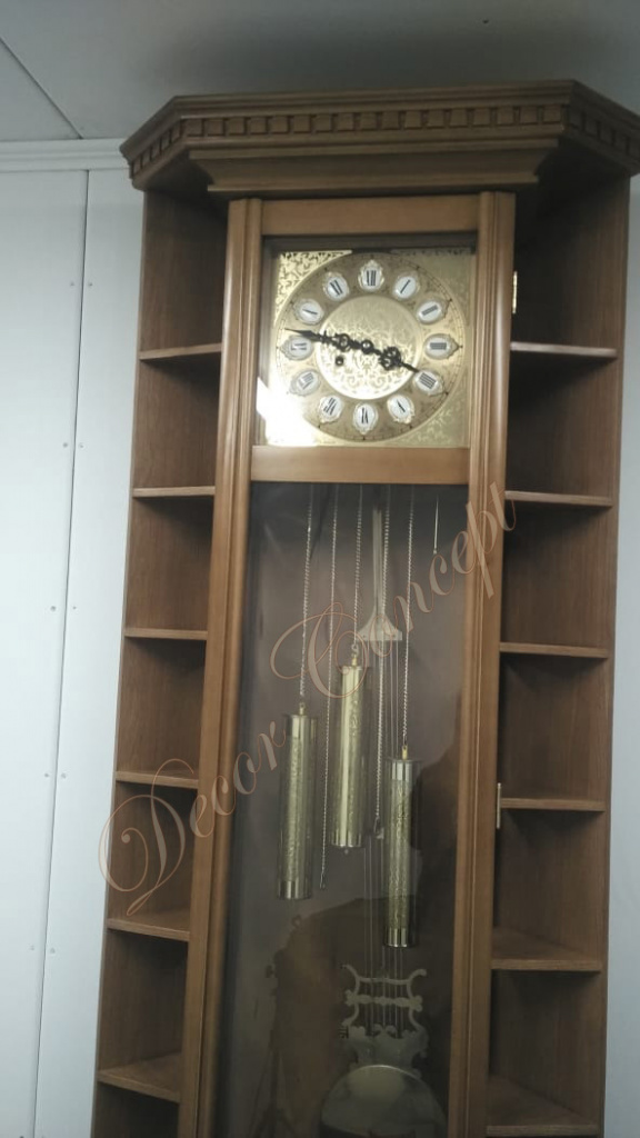 04.2020 Часы-витрина с полками. Установка за угловой диван. Москва апрель 2020 3.jpg 04.2020 Часы-витрина с полками. Установка за угловой диван. Москва апрель 2020 3.jpg